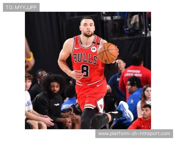 拉文双手空接滑翔暴扣，公牛替补直呼炸了