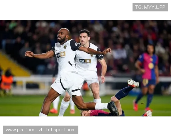 萨卡外围远射冲破对手门将防线