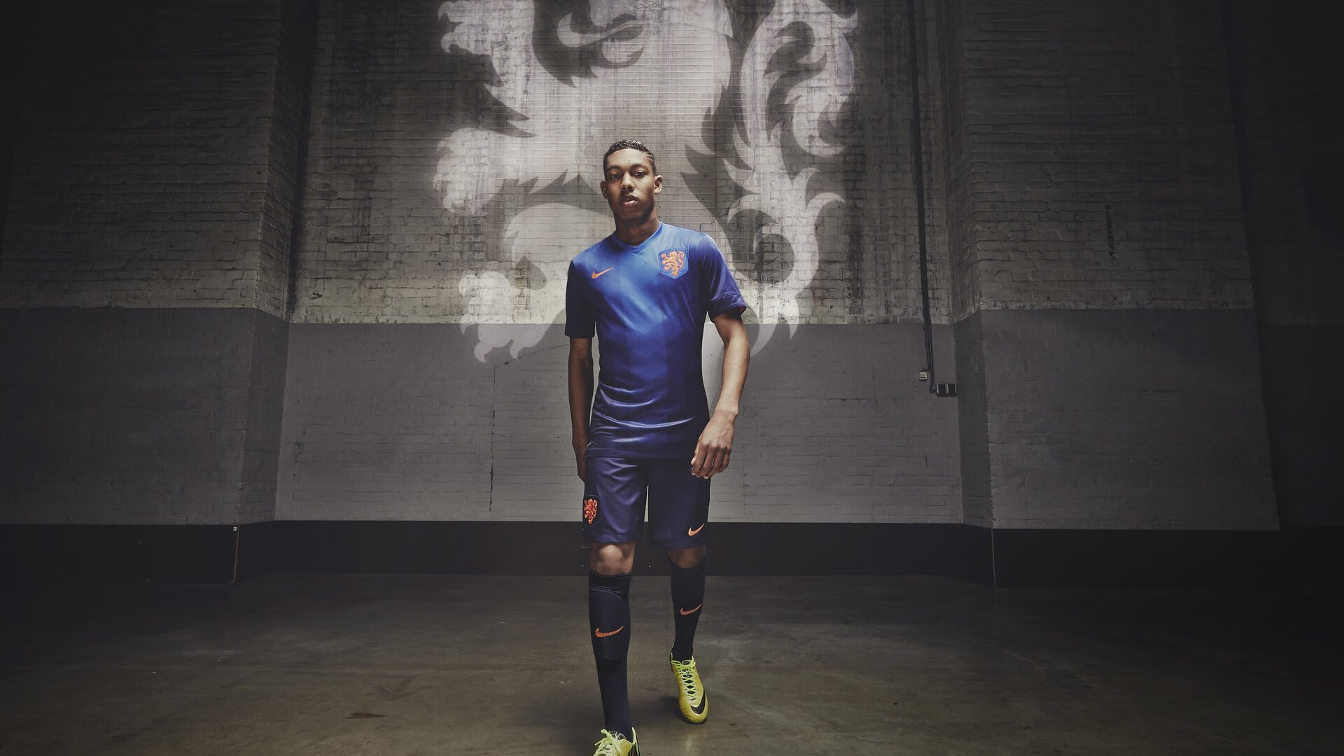 乒乓球比赛现场观众热情高涨